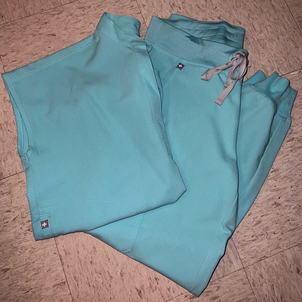 Figs fresh aqua set Rafaela xxs and Zamora small petite joggers